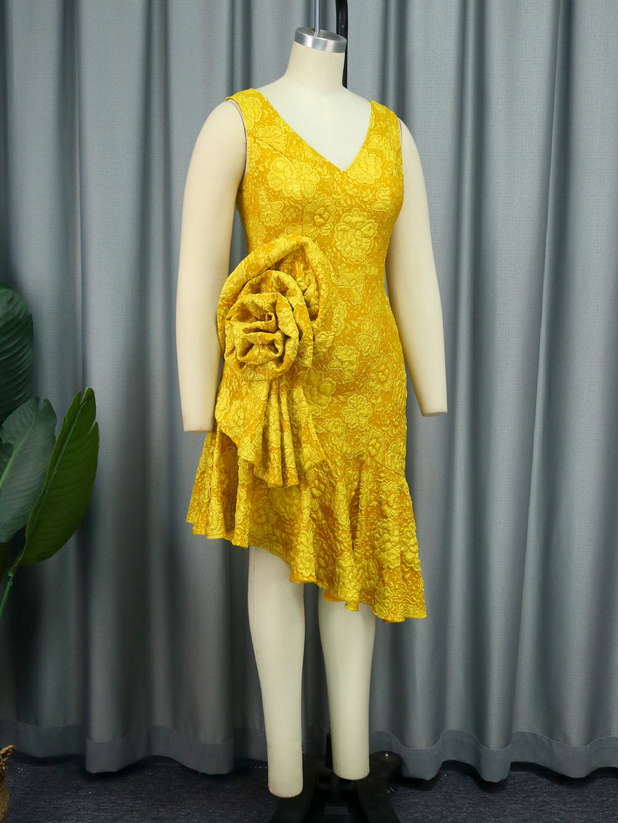 ONTINVA Luxury Party Dresses Prom Women Sleeveless Modest Brocade Jacquard Rose Flower Fish Tail Dress Birthday Date Night Out Gown