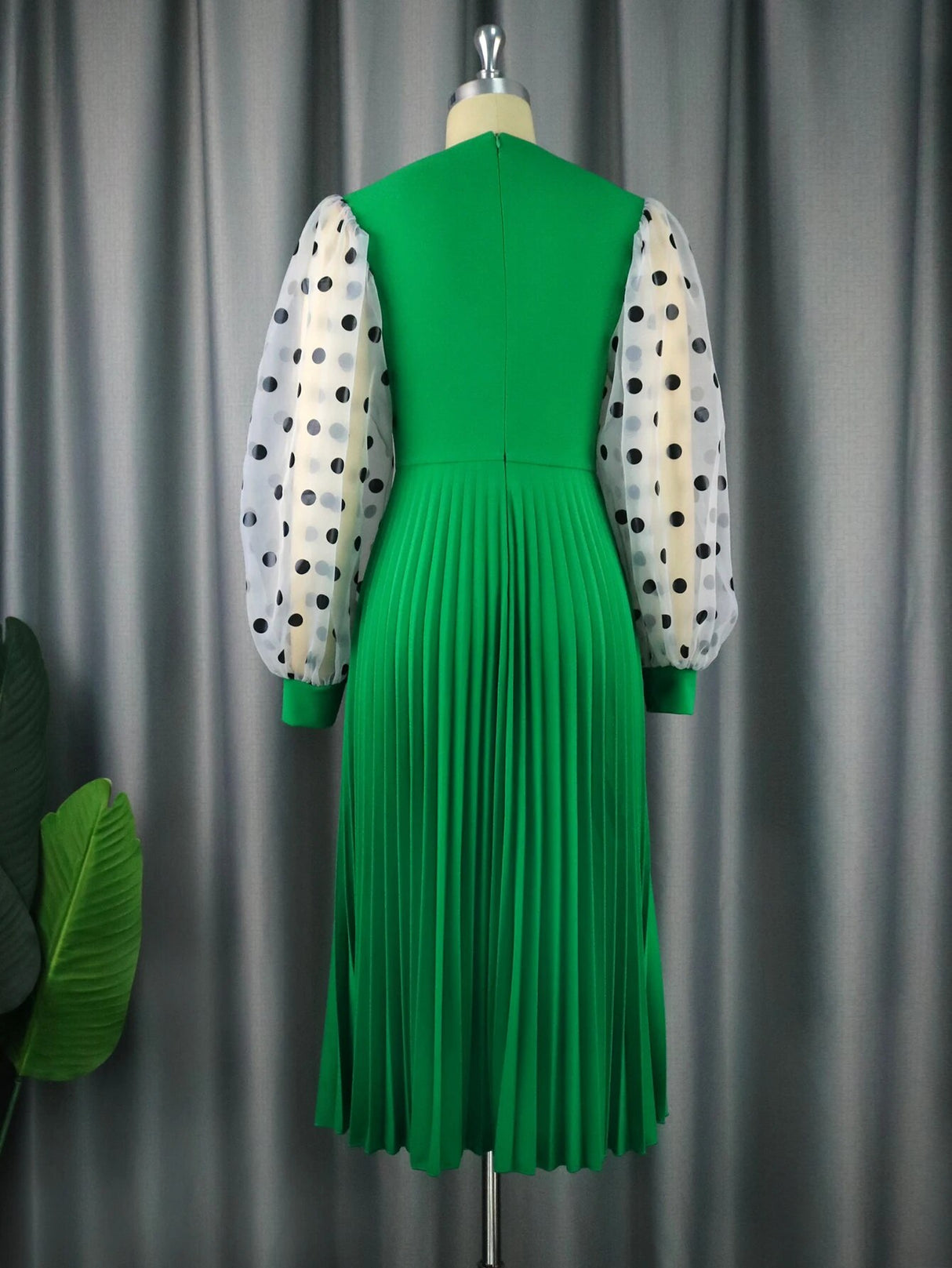 ONTINVA Green A Line Dot Sleeve Pleated Dresses