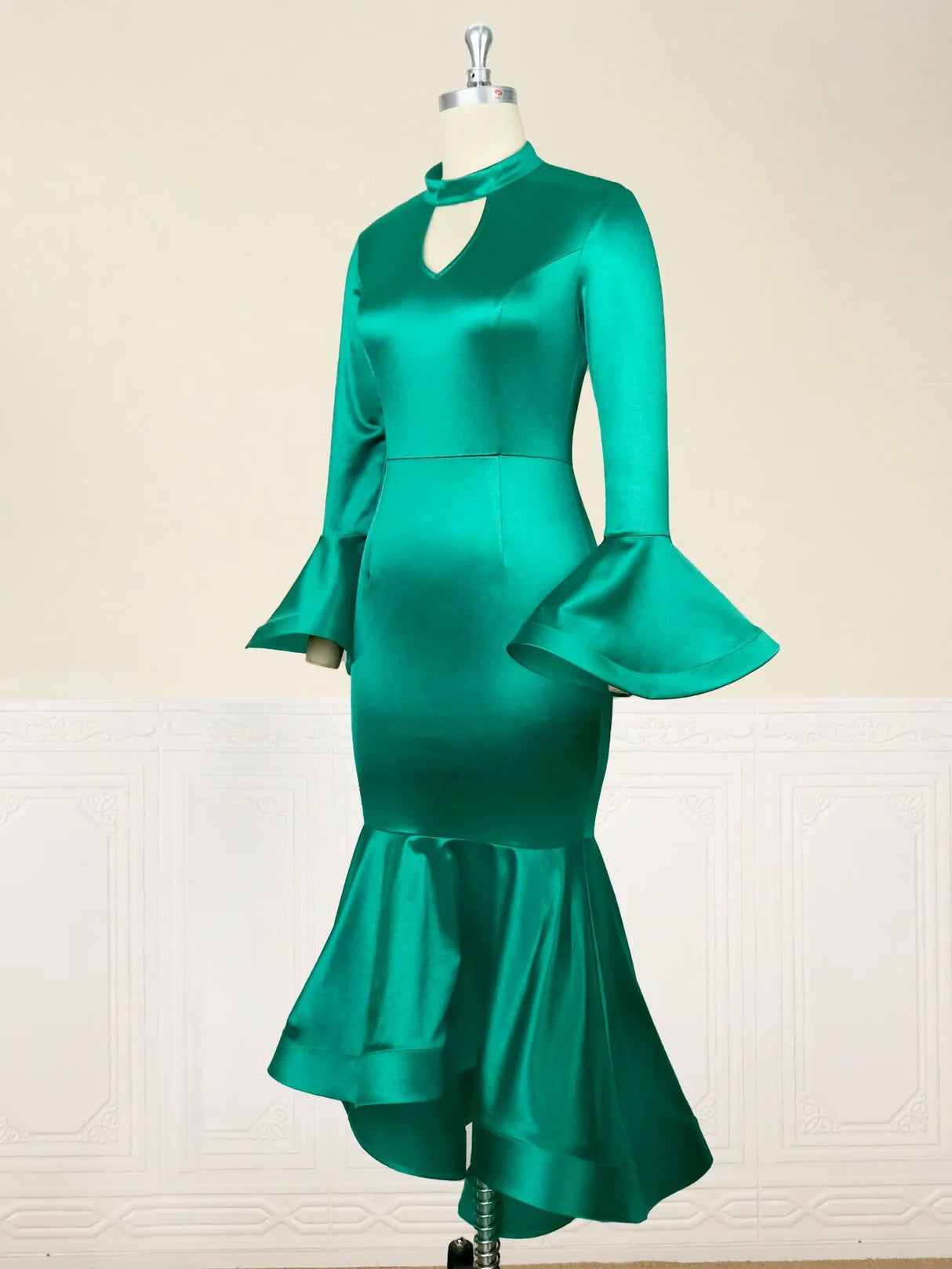 ONTINVA Green Satin Cut Out Flare Sleeve  Dresses